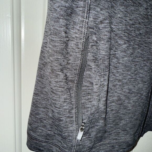NWT Gilly Hicks Womens XL Active Recharge Full Zip Up Jacket Grey Athletic - Picture 7 of 7